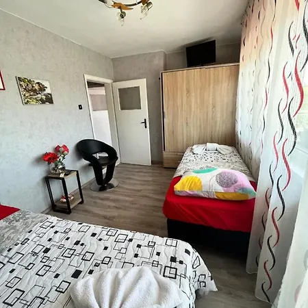 във артемида דירה וארנה
